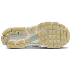 Nike Zoom Vomero 5 Team Gold Fauna Brown Unisex Sneakers