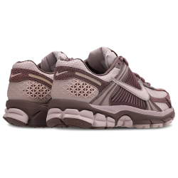 Nike Zoom Vomero 5 Tattoo Particle Rose Unisex Sneakers