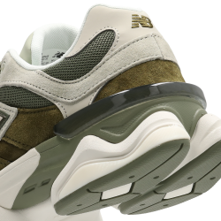 New Balance 9060 Sneakers