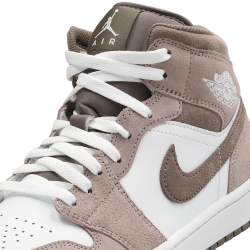 Jordan Air Jordan 1 Mid Unisex Sneakers