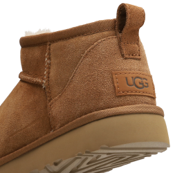 UGG Classic Ultra Mini Chestnut Stivali